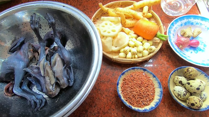 Nguyên liệu món ăn gà ác hầm sâm