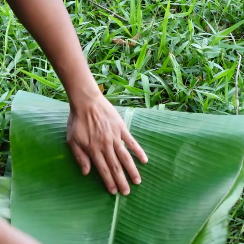 Bước 4 Quấn giấy bạc Gà ác nướng giấy bạc nhồi bí đỏ