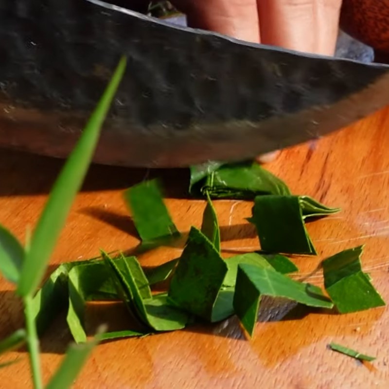 Bước 5 Nướng gà Gà ác nướng giấy bạc nhồi bí đỏ