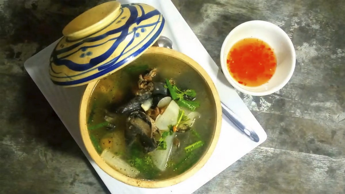 Canh gà ác chanh muối